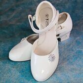 Туфли для девочки Кумир, белые лаковые